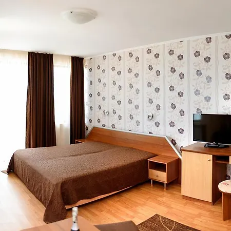 Ianis Paradise Гостьовий будинок Несебир