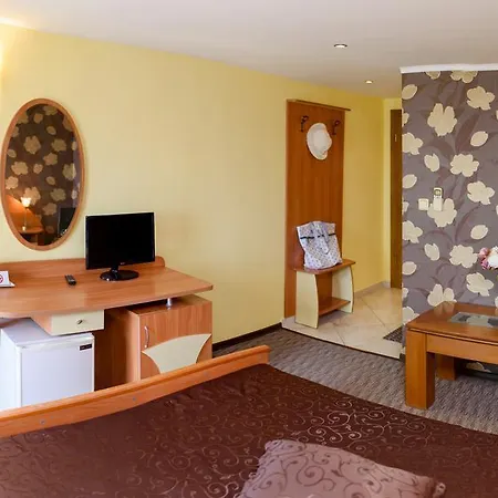 Ianis Paradise Несебир