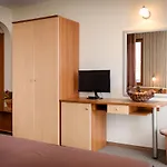 Guest house Ianis Paradise 3*