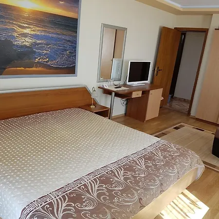 伊安尼斯天堂旅馆