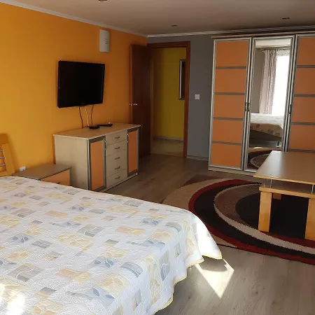 семеен янис парадайс Къща за гости