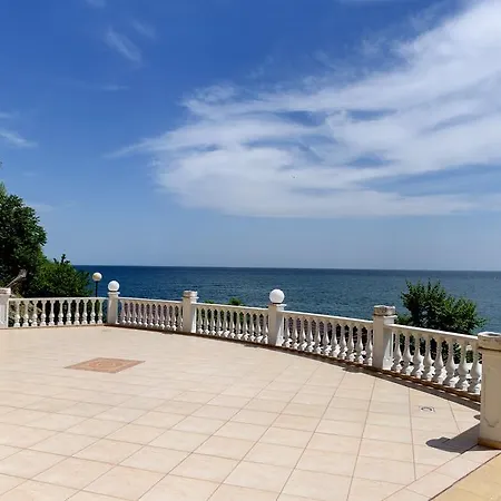 Ianis Paradise 3* ネセバル