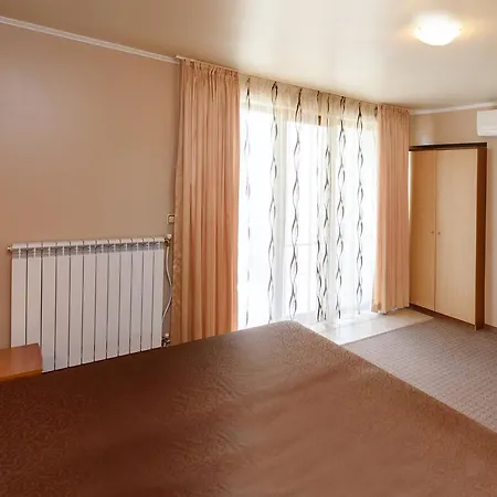 семеен янис парадайс Къща за гости