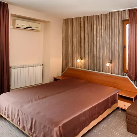 Къща за гости семеен янис парадайс Несебър