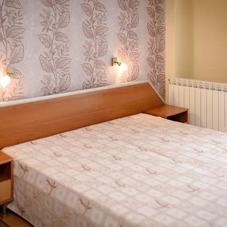 семеен янис парадайс Къща за гости