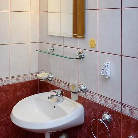 招待所 伊安尼斯天堂旅馆 3*