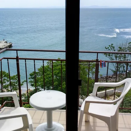 семеен янис парадайс