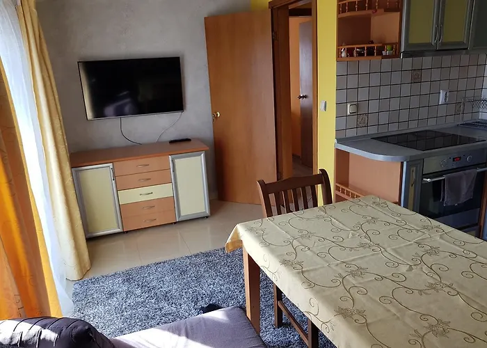 Ianis Paradise Guest house