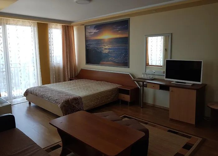 Guest house Ianis Paradise 3*