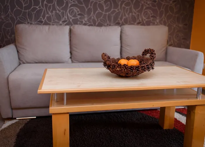 Ianis Paradise ネセバル