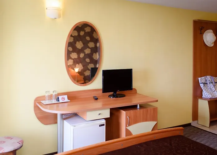 Ianis Paradise ネセバル