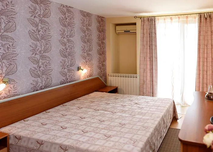 Guest house Ianis Paradise